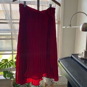 Banana Republic: Red Pleated Skirt (medium)